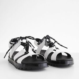 Sorel Roaming Leather Sandal White and Black Velcro and Ties Women’s Size 8